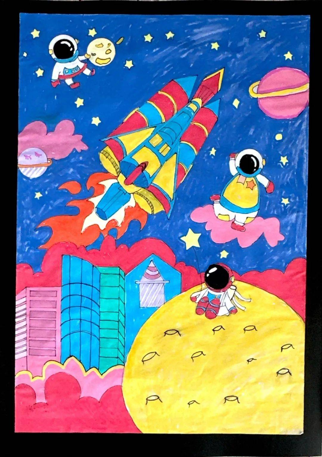 "一幅幅饱含创意的科幻画,是孩子们用彩笔绘出的梦想世界.