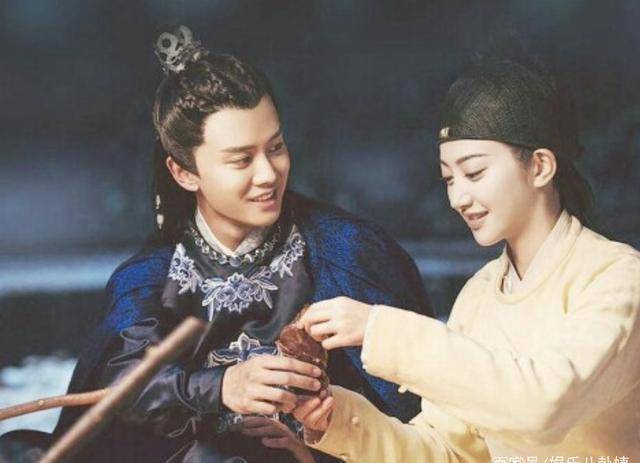 紫萱,与凡夫俗子腹黑毒舌的许宣,两个截然不同的性格,任嘉伦靠眼神的