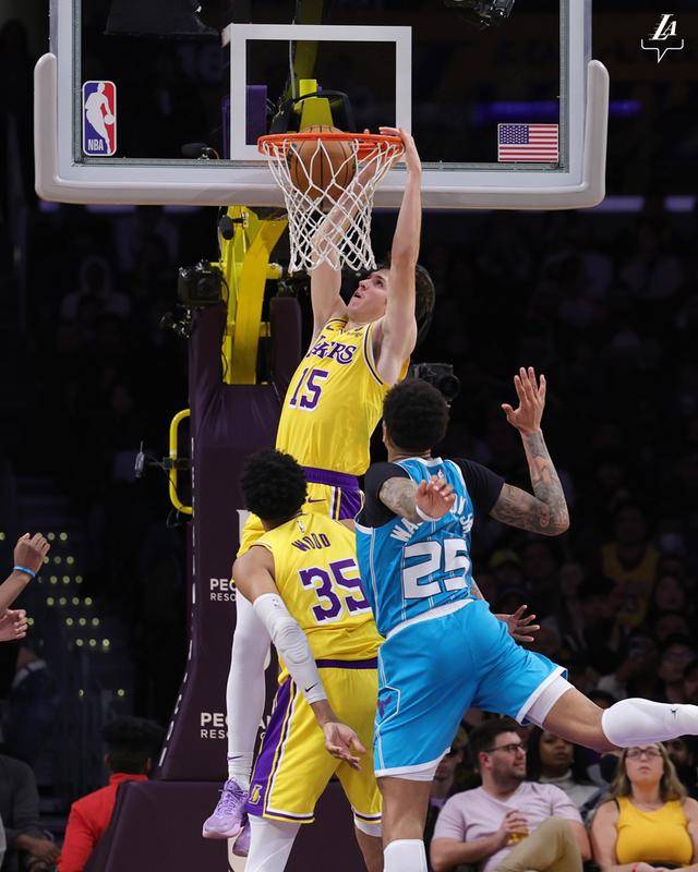 浓眉26 8 4盖帽打疯了,詹姆斯17 4 11,湖人7人得分上双重返西区第8