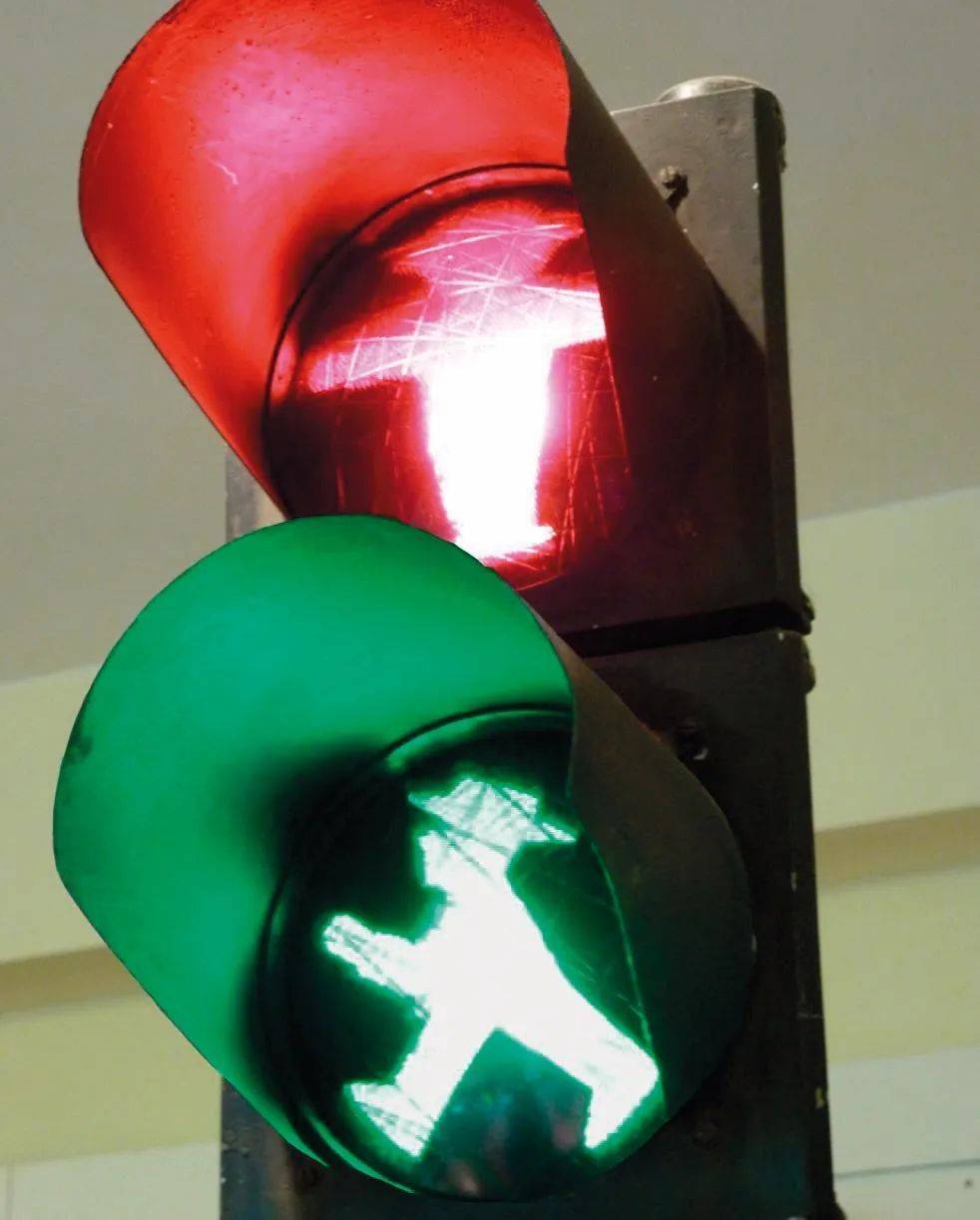 这些奇形怪状的红绿灯,分到"马路氛围组"不为过吧_贝多芬_信号灯_路口