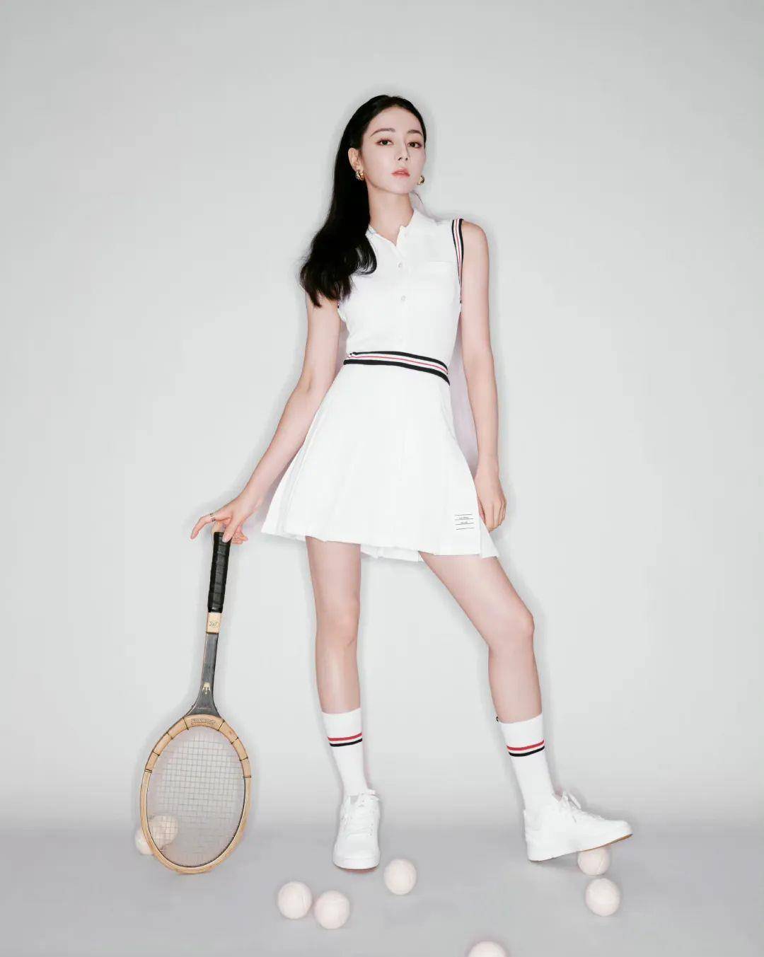 舒淇威尼斯电影节造型太绝了,迪丽热巴套装酷飒感满分_来源_连衣裙