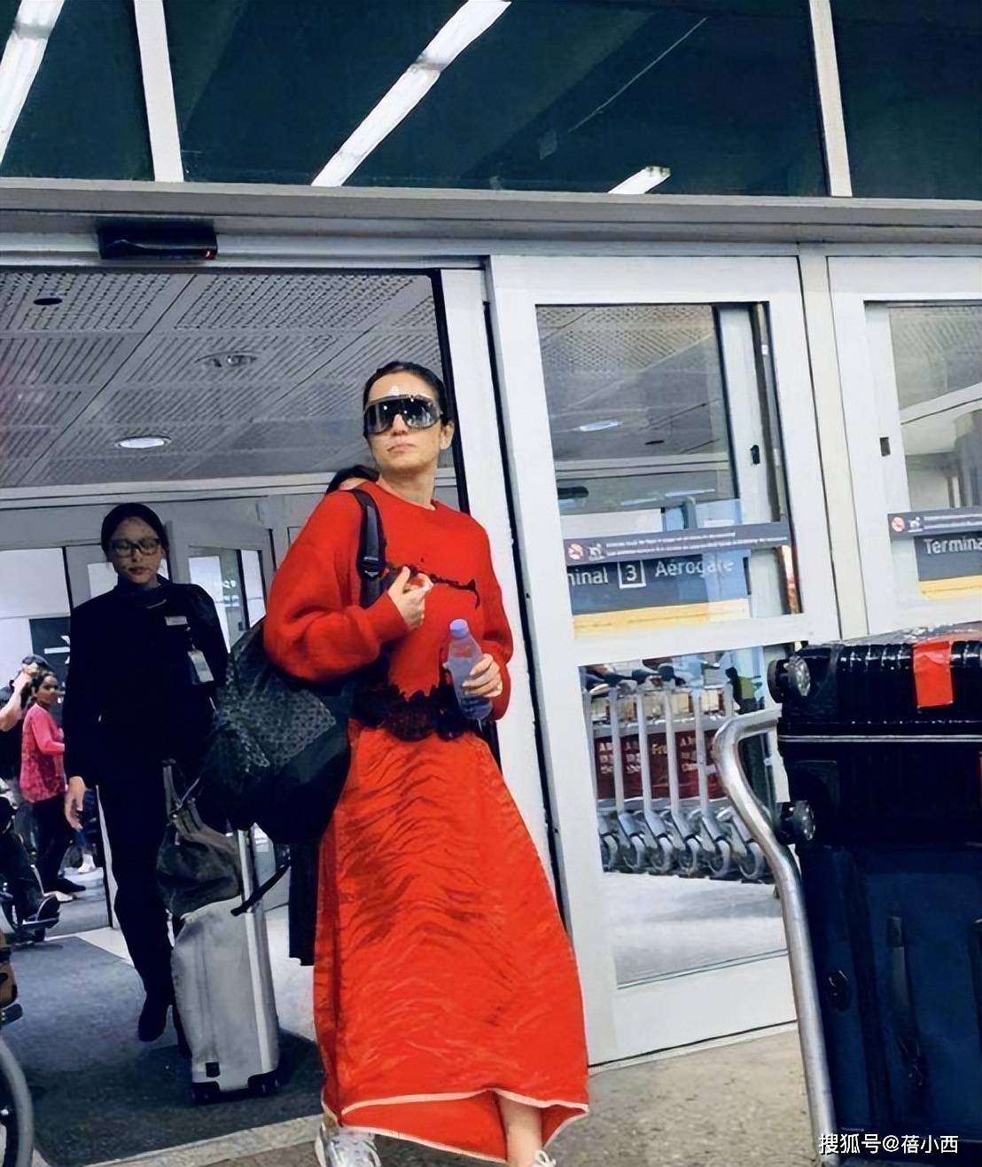 巩俐嫁给老外后真幸福!