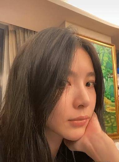 杜淳老婆晒素颜,被疑整容删差评,王灿怒怼"挑刺"网友脾气火爆_妻子