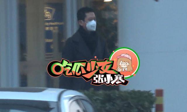 周杰携神秘男孩现身医院疑已隐婚生子一家三口其乐融融_带着_孩子