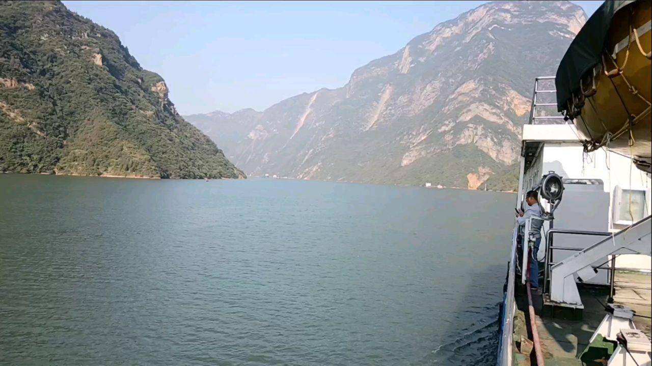 亚马逊河和长江相比厉害在哪？为什么说它可怕，没人敢下水游泳？(图6)
