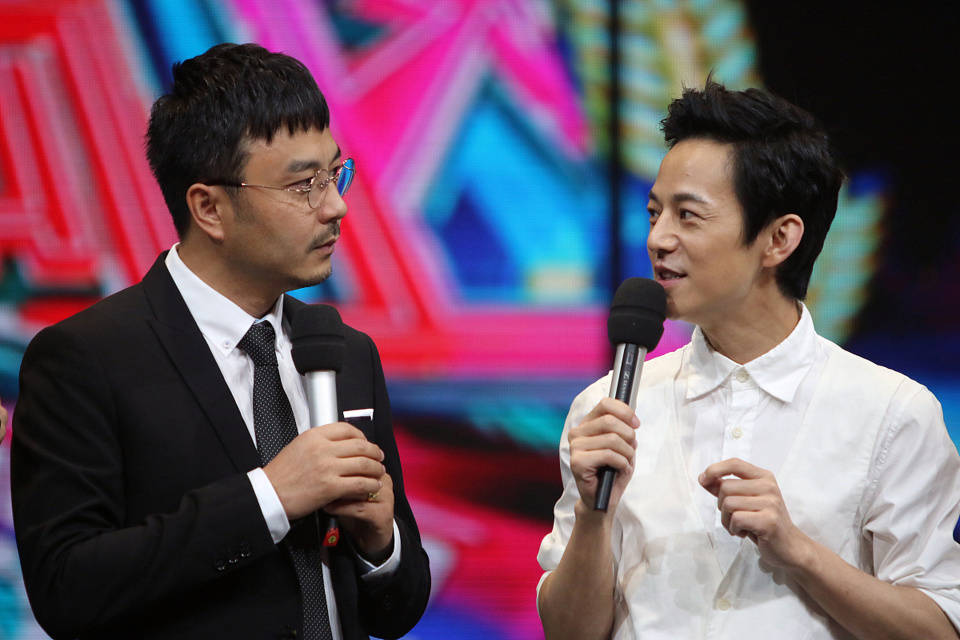 以何炅,汪涵为主,其余5位分别是沈梦辰,靳梦佳,齐思钧,李莎晏子,刘烨