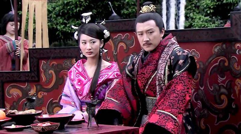 从"私生女"到皇太后,迷倒汉成帝的赵飞燕,为何最终却被逼自尽_赵合德