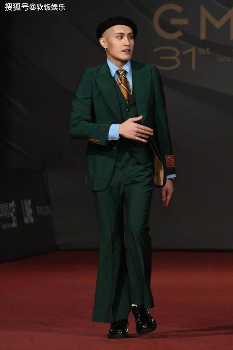 娶漂亮经纪人高调秀恩爱,日久生情成美谈_黄轩_关系_祝福