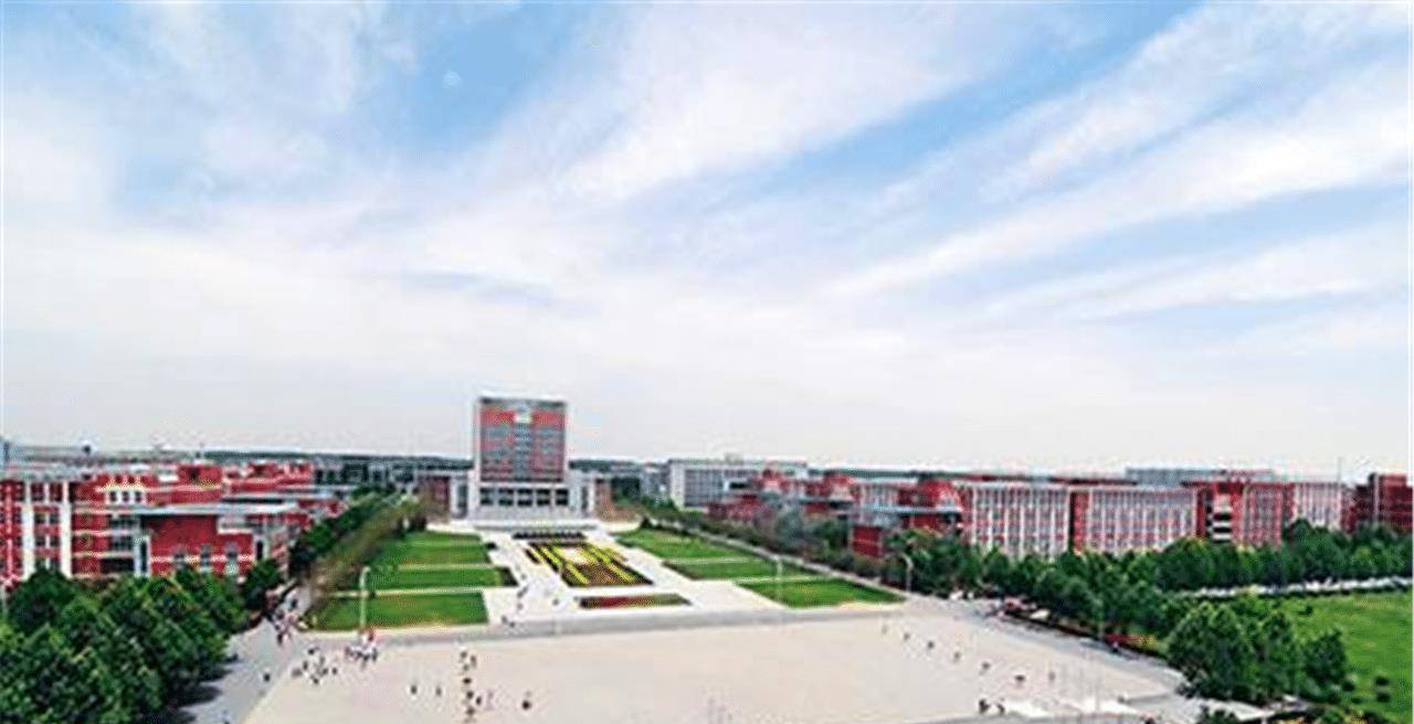 基於原鄭州大學之上而建,新校區的建設規模比老校區要大得多,35億元的