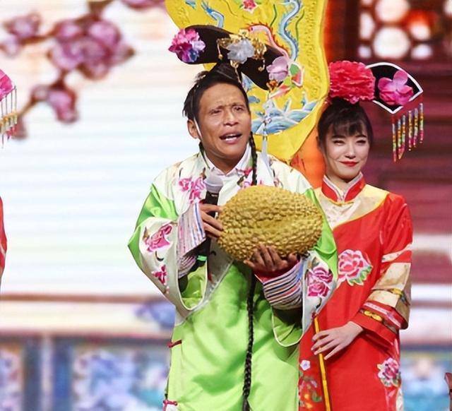 宋小寶出名後與相伴7年妻子分手, 後娶美女粉絲