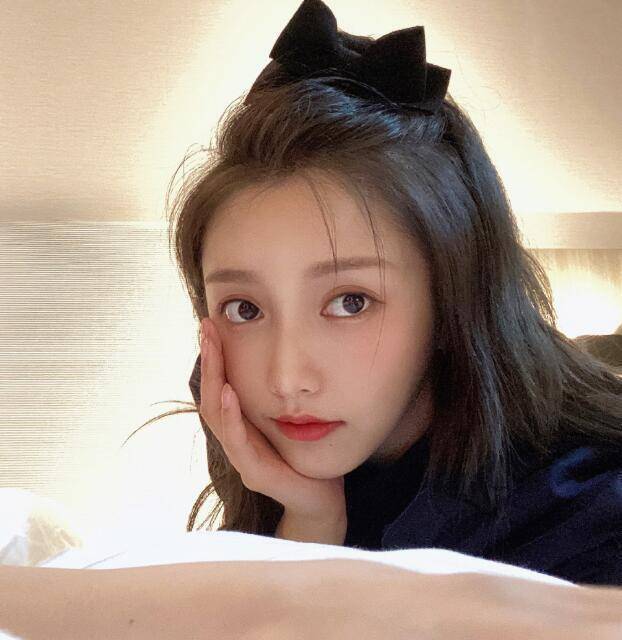 姜贞羽引用讲述同性之爱的电影台词疑承认恋情,小号画风很姬佬早露