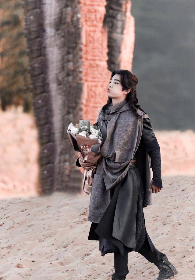 肖战《斗罗大陆》的幕后花絮曝光,粉丝:四处卖萌!_唐三_网友_眉清