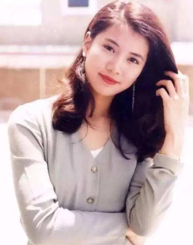 港台女星老照片:祖籍东莞的袁咏仪变化太大了_女神_时候_经典
