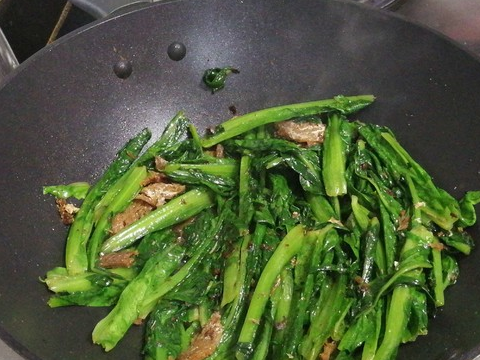 很多人冷落了这菜,其实它含钙量很高,比喝牛奶都强,才4元一斤(图7) 很多人冷落了这菜,其实它含钙量很高,比喝牛奶都强,才4元一斤(图7)