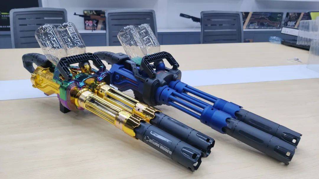 年底最火爆的玩具 双管加特林 双管连射 一把男孩子无法拒绝的玩具!