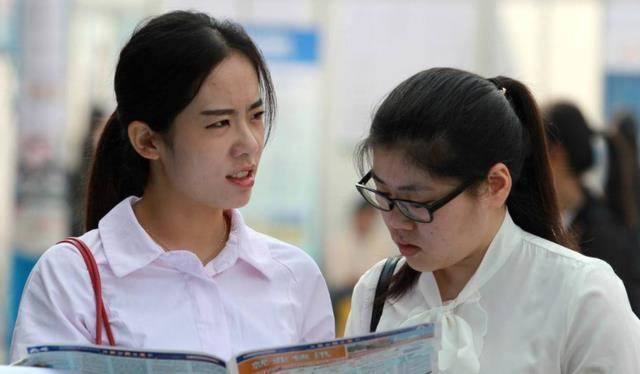 不会选专业才这样说,选择这些专业就业不比本科差_发展_大专生_毕业