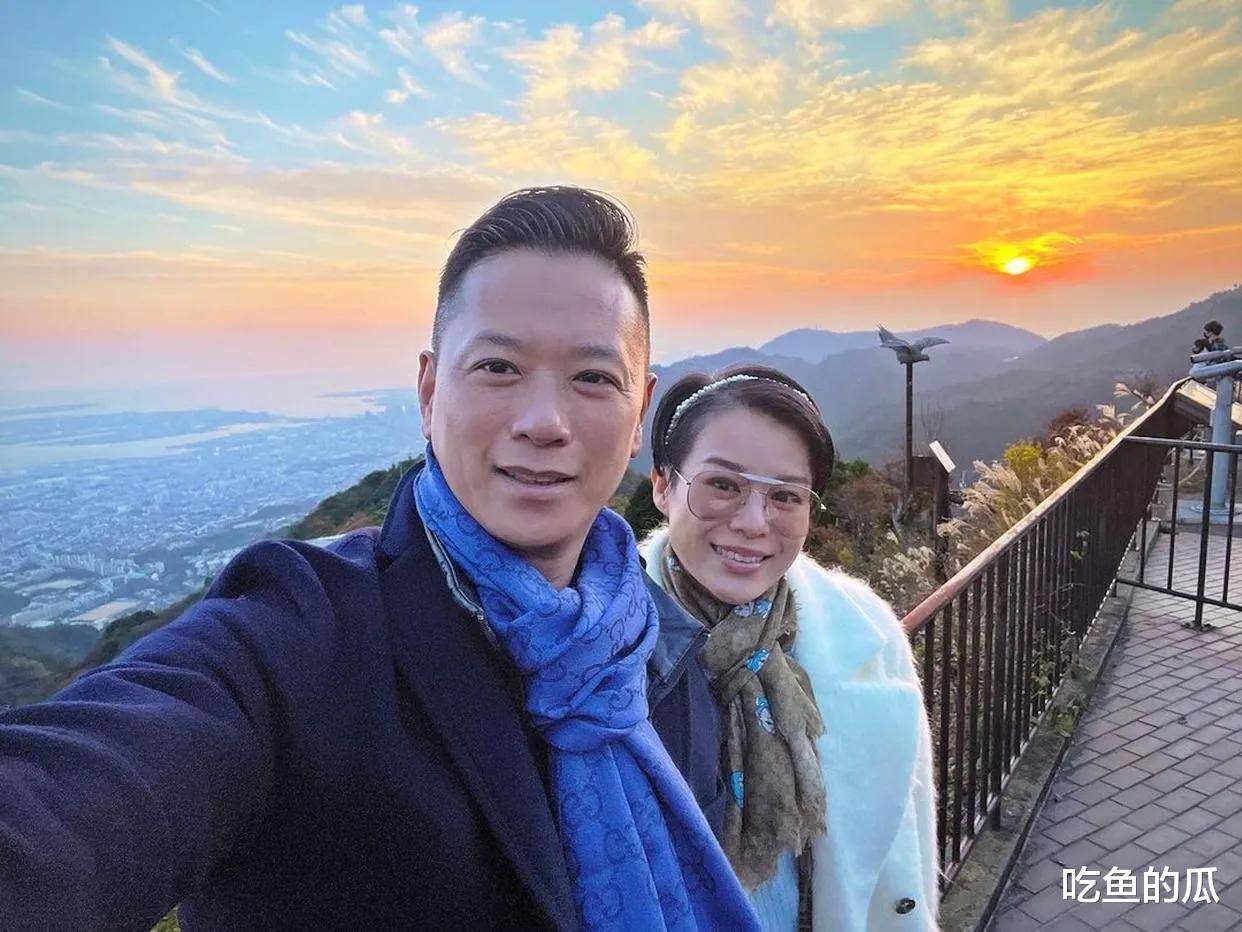 4年3胎让人羡,年过50白发尽显_黄宗泽_状态_感情