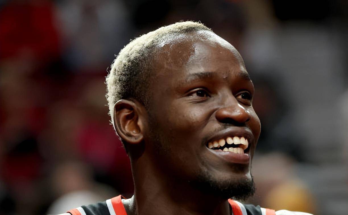 伊布_比赛_巴吉