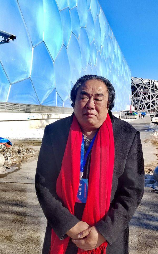 李泉成应邀参加釉上星彩地面瓷绘集群展示暨水立方书