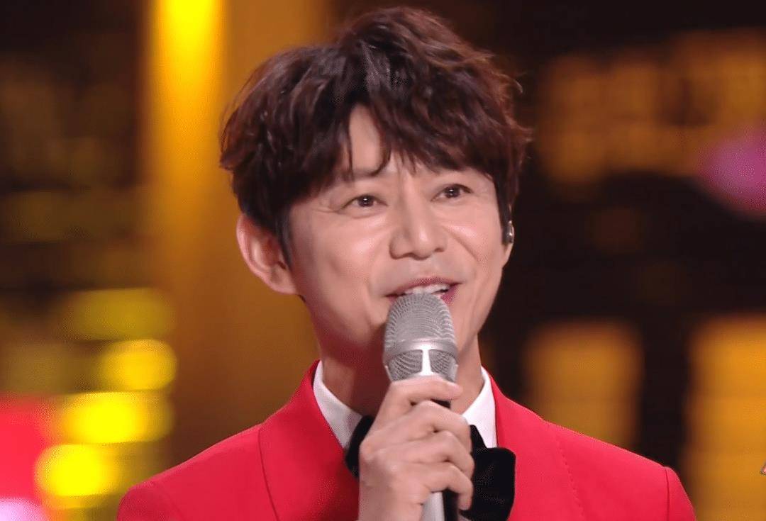 主持人状态堪忧,何炅比汪涵还老,沈梦辰动脸靳梦佳换头_舞台_晚会