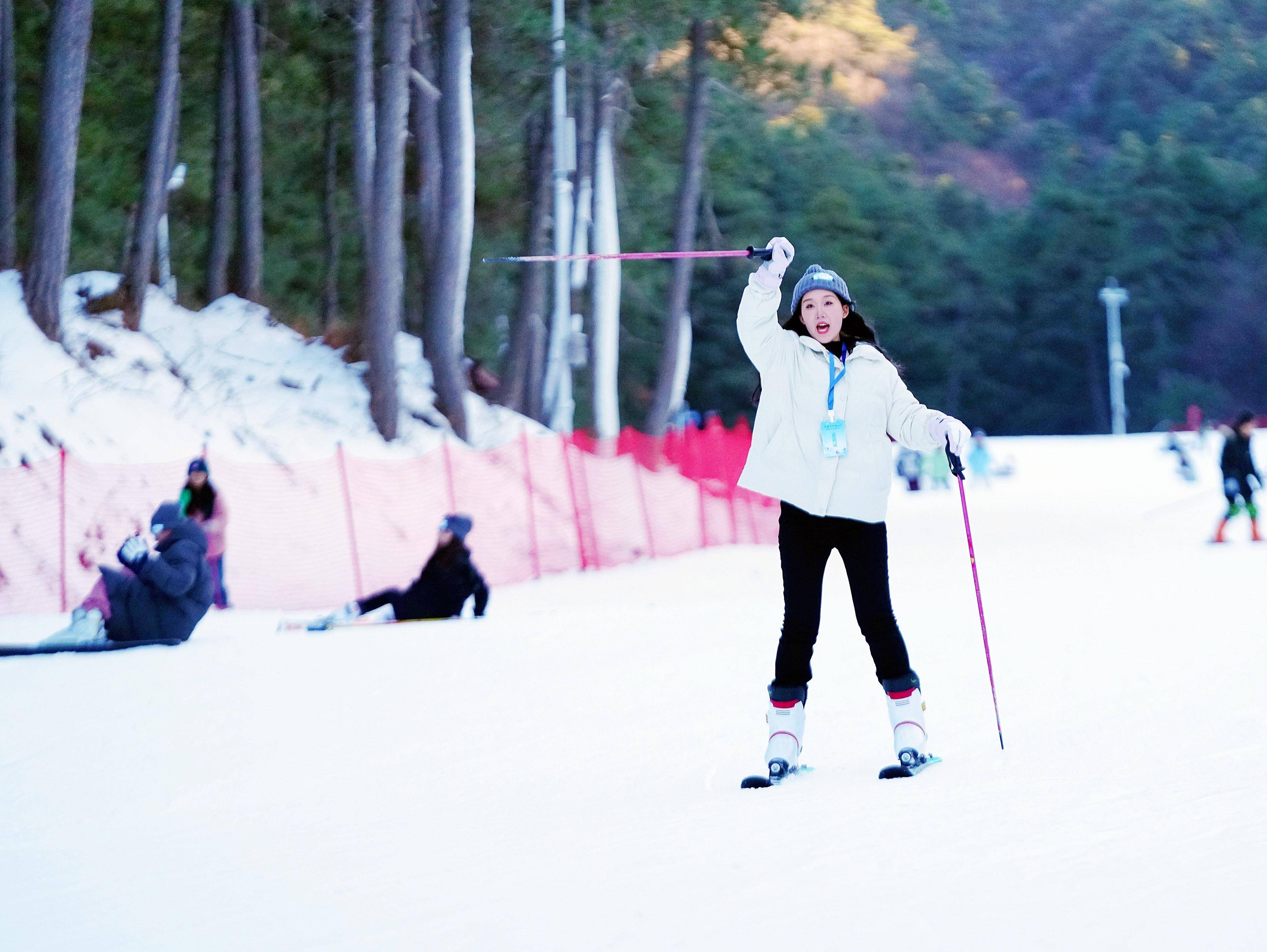 暢遊冰雪世界 盡享冬日激情 2023 陝西大學生冰雪狂歡