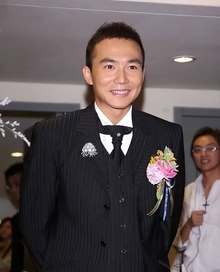 "刘畊宏:周杰伦成名前吃喝靠他,如今做出镜健身爆红_刘耕宏_好友_警告