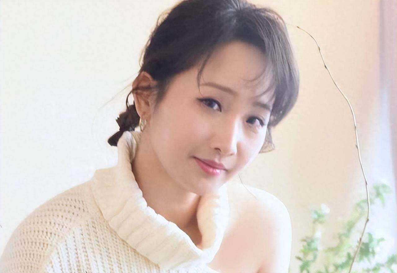 朱俐静:40岁癌症去世,自己定墓园和寿衣,病期遭12年男友抛弃_台北