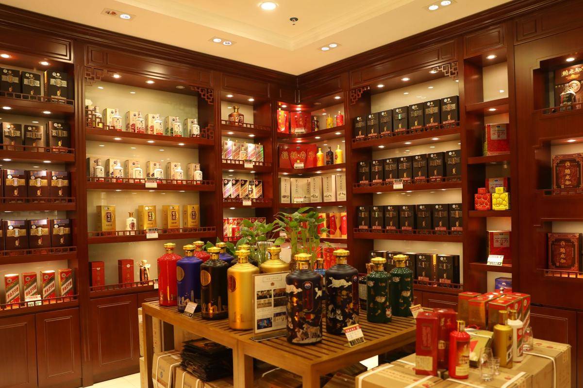 去烟酒店买酒,老板常问你"这3句话",看似关心,实则套路满满_问题_老酒
