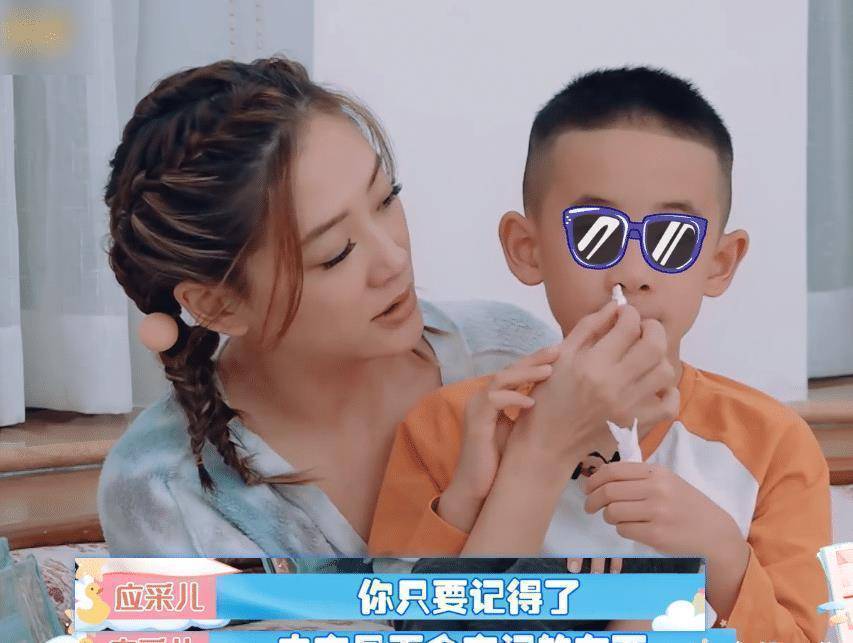 jasper学习中文困难,看到应采儿耐心教育后,三观如何一看便知_陈小春