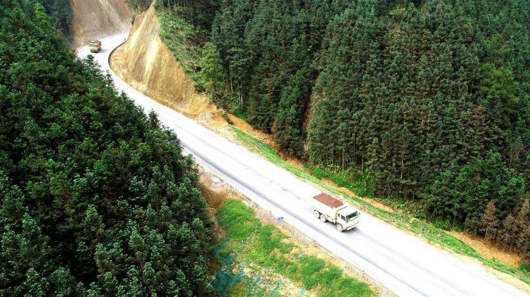 投资49亿多元蒙山至金田二级公路即将建成通车