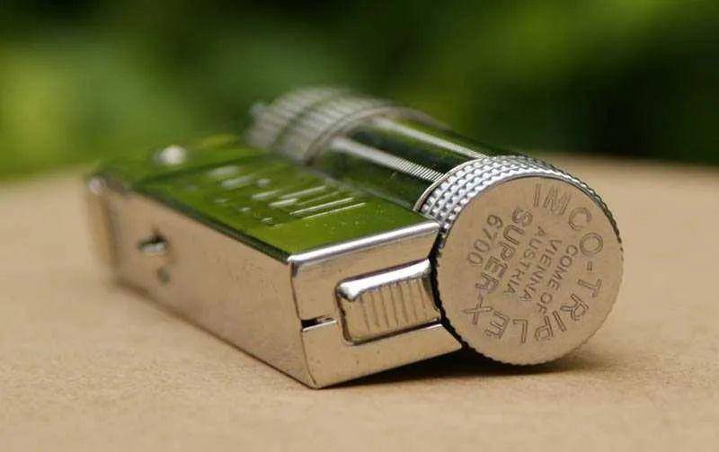 不得不提到的是,它更是世界顶级汽车品牌bentley(宾利),特邀火机品牌