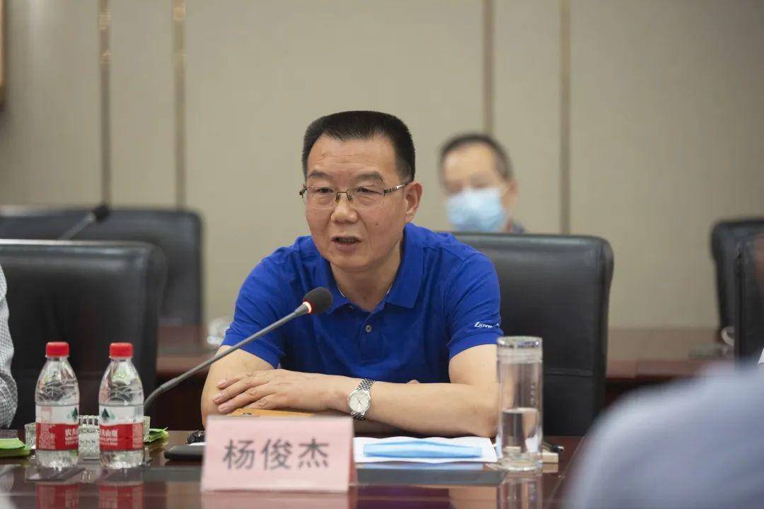 副董事长杨俊杰在致辞中表示,汉中兴汉新区在创建之初,就秉承高起点