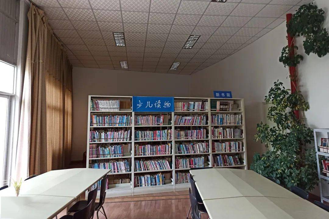 5995册 报刊120余种服务时间:8:30-11:30,13:30-17:30分馆地址:西山区