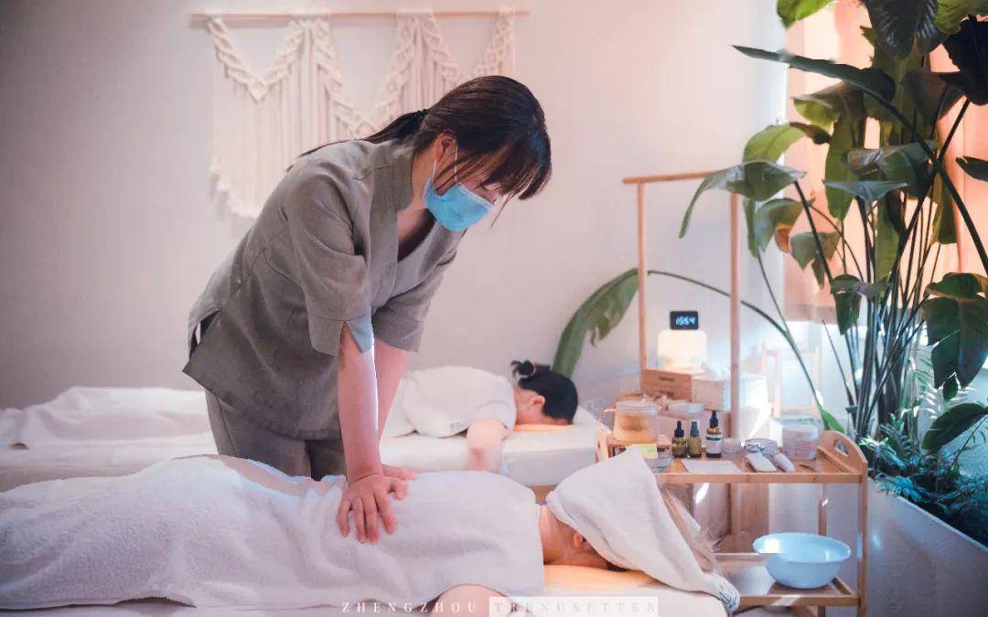 秒杀丨手掌温厚抚触芳香沁人心脾东区森系精油spa馆是爱意季节里必去