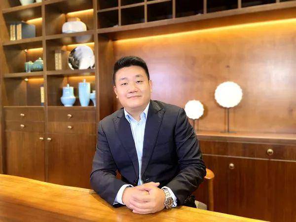 家居行业大咖齐聚话新机"专题访谈,在采访中,双羽木门董事长田羽提到