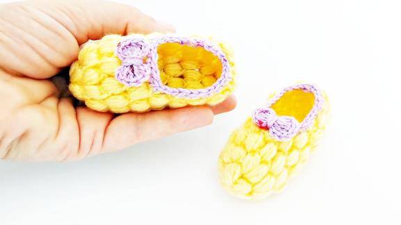 钩针宝宝鞋子教学视频教你编织一个婴儿毛线鞋