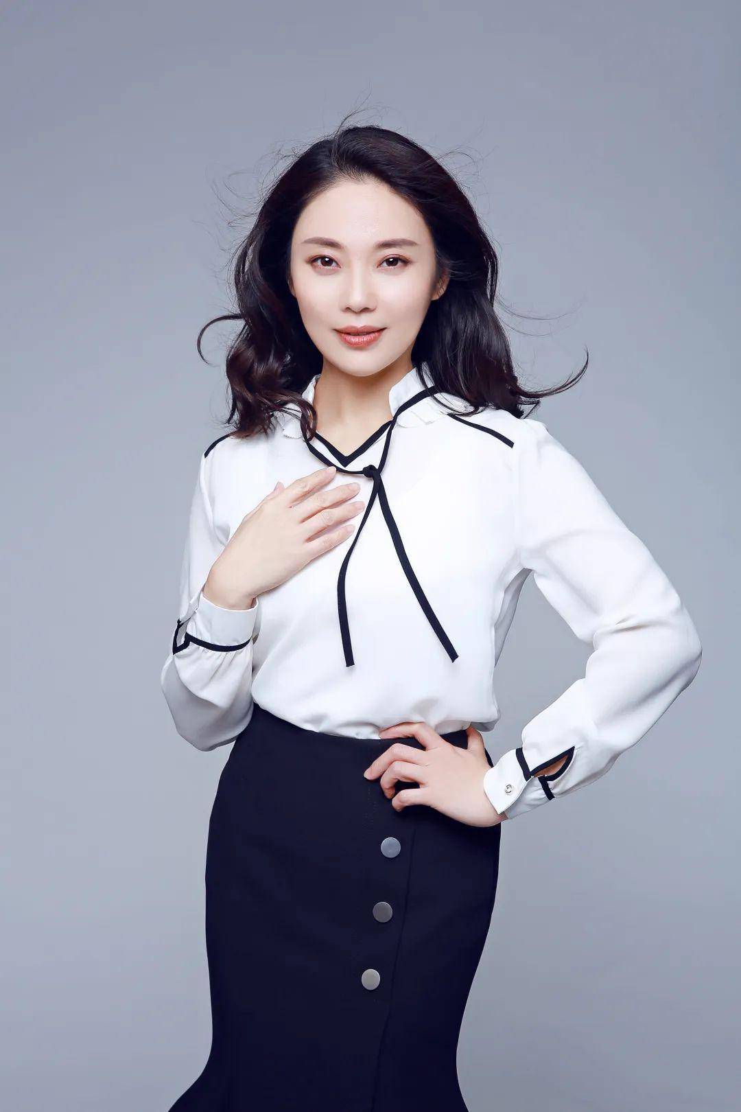 《黑夜的献诗(献给黑夜的女儿)》 重庆交通 广播主持人 大家好