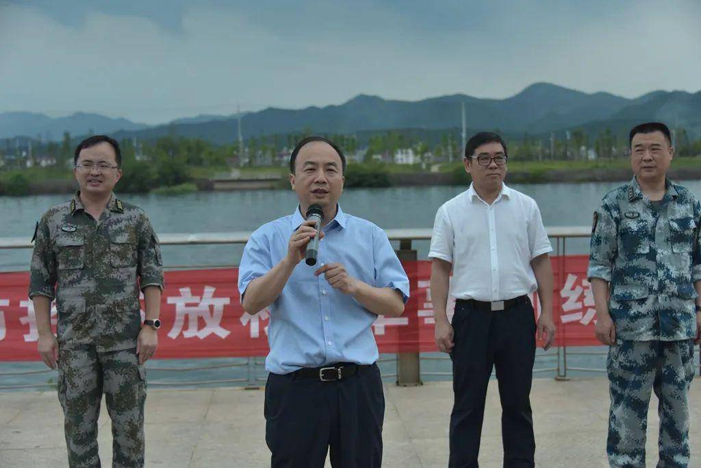 李小軍李建軍看望慰問防汛抗洪分隊集訓演練民兵