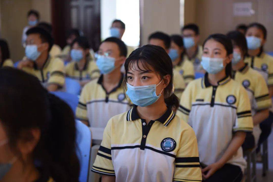 邢台市第八中学举行高考50天励志讲座