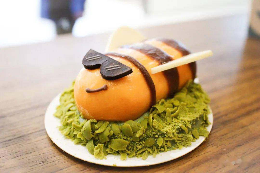 蜜蜂小蛋糕~1款大溪地香草风味的绵云冷萃新出了3款全新口味的星冰乐