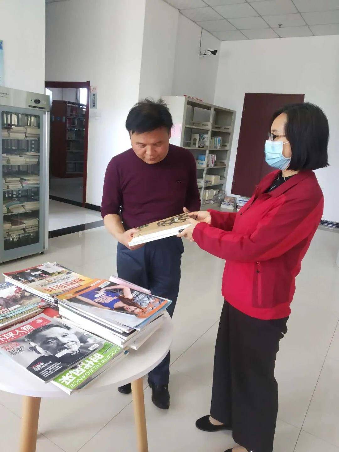 眉县图书馆开展为特殊人群赠送期刊活动
