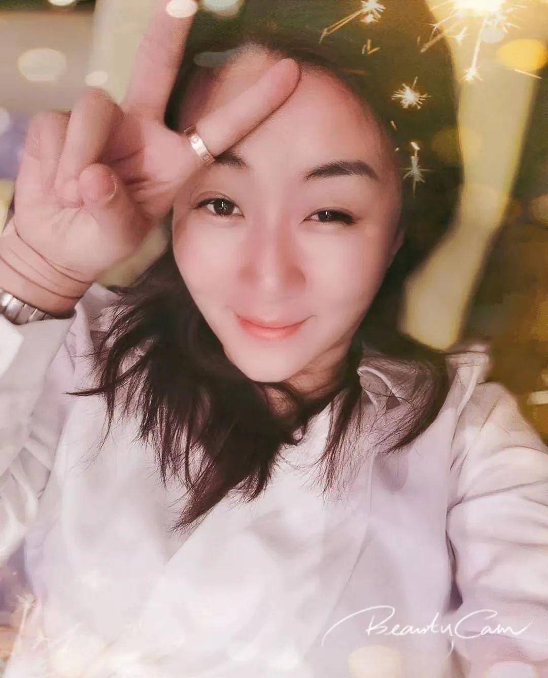 榜样谢谢珲春美女王思文累计捐款捐物18万