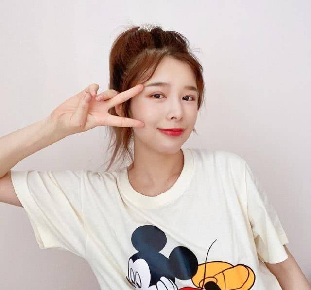 还有不少网友开玩笑doinb确实是群发的,糖小幽不过