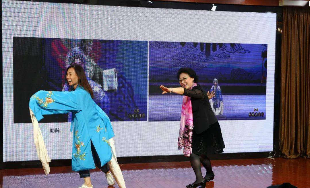 今天,"李佩红戏曲艺术推广基地"在金山成立!