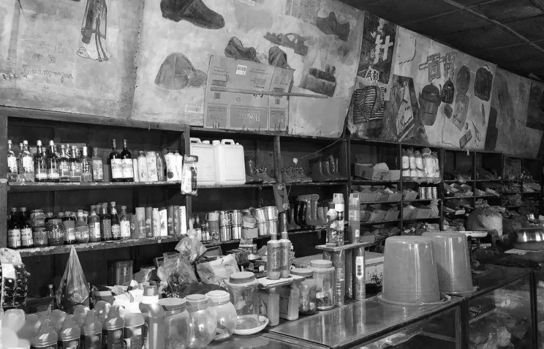 峨眉县供销合作社成立于1952年,下有16个直属企业和8个基层社.