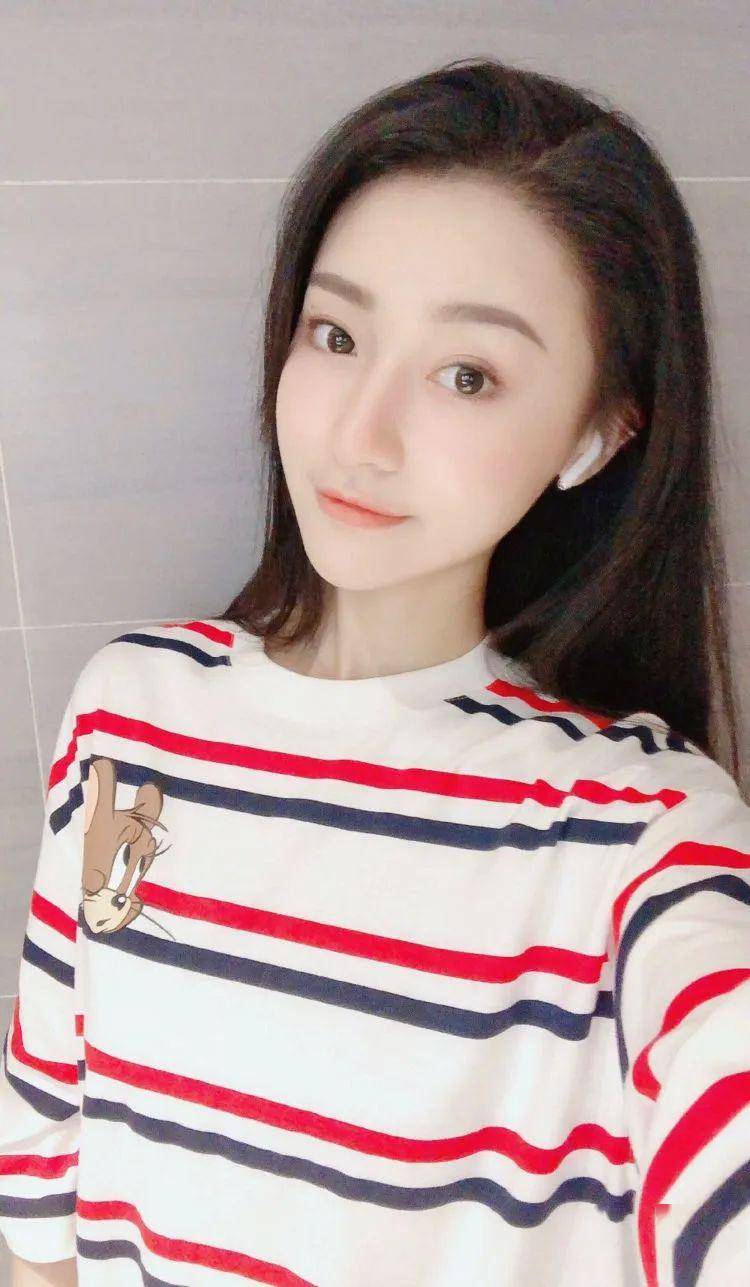 撞脸黄子韬的孙如云参赛是为亲姐,看到姐姐的颜值,不出道好可惜