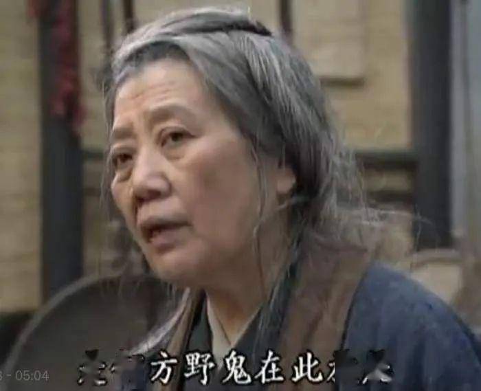 宋慈一行到曹墨家寻找证据时,老母亲镇静地质问贡献了全剧最有趣的