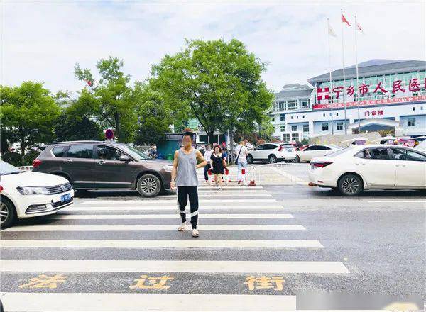 宁乡抢先报宁乡市向日葵爱心会助贫困户圆梦夏铎铺镇长龙新村养蜂能人