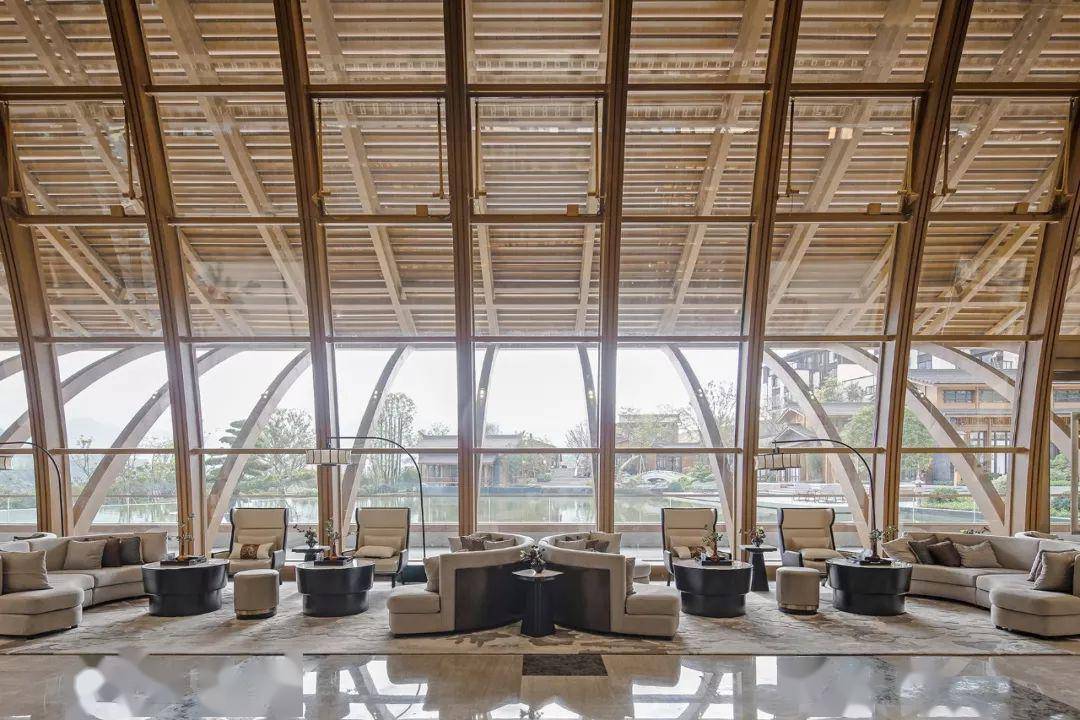 钢结构建筑以鱼腹式桁架结构回应宋代建筑