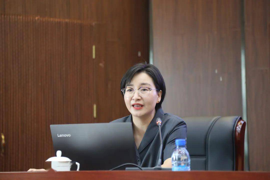 员赵丽娜进行岗前培训进行岗前测试61 end 61撰稿人:周晓霞编辑